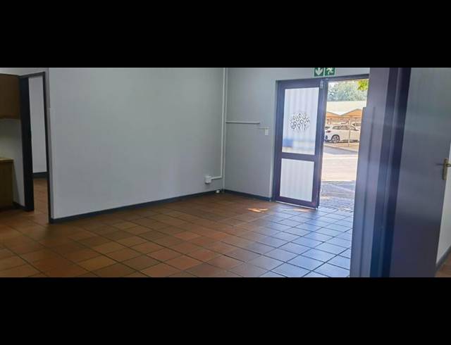 BUSINESS PROPERTY TO RENT IN DIE HOEWES